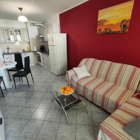 Apartman Bela Apartment พูลา ภายนอก รูปภาพ