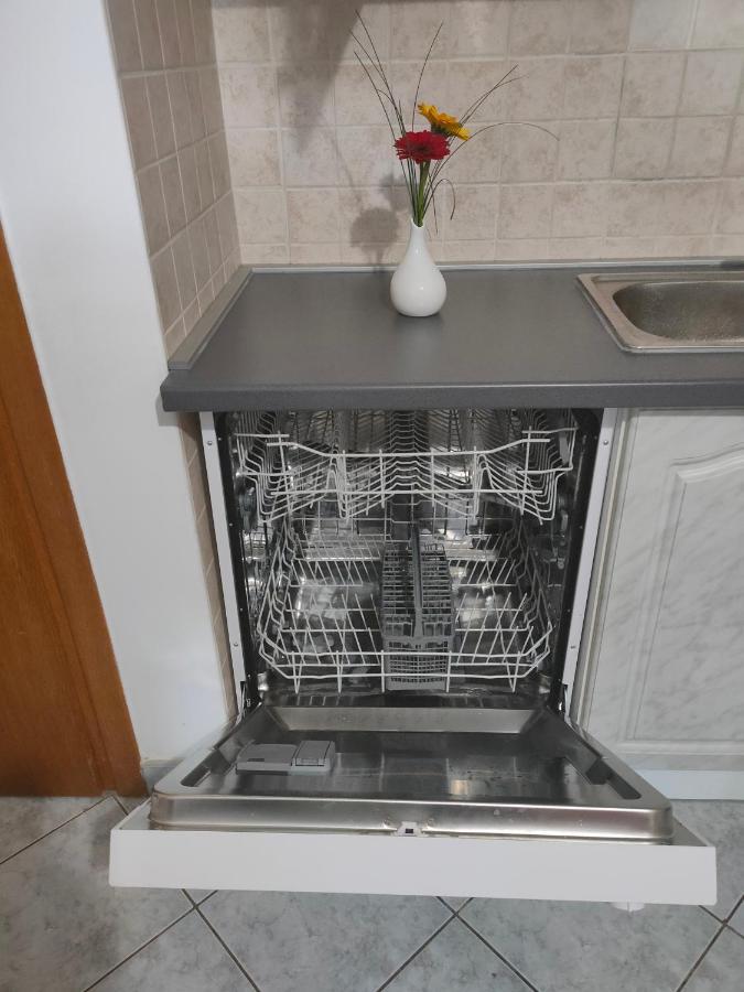 Apartman Bela Apartment พูลา ภายนอก รูปภาพ