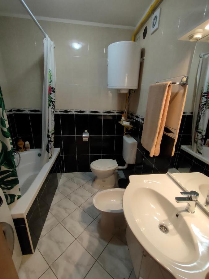 Apartman Bela Apartment พูลา ภายนอก รูปภาพ