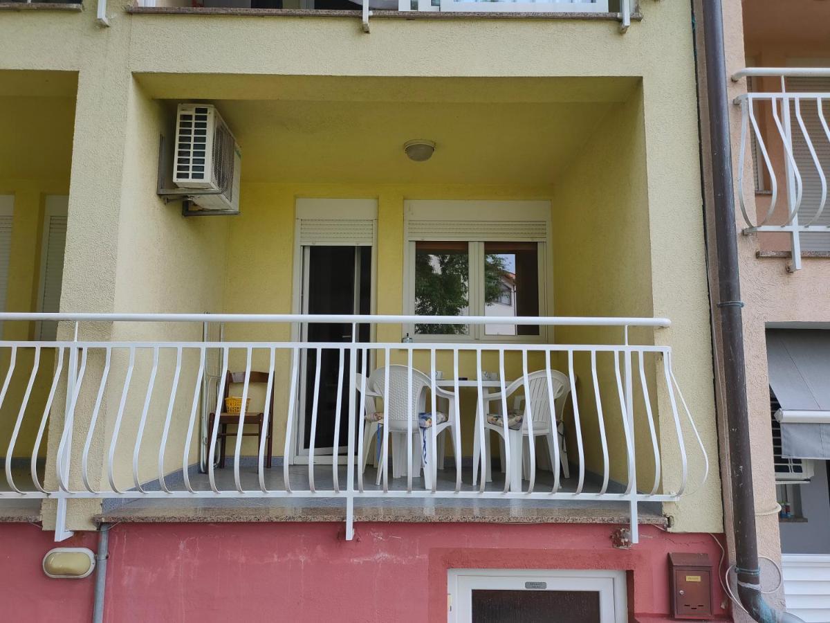 Apartman Bela Apartment พูลา ภายนอก รูปภาพ