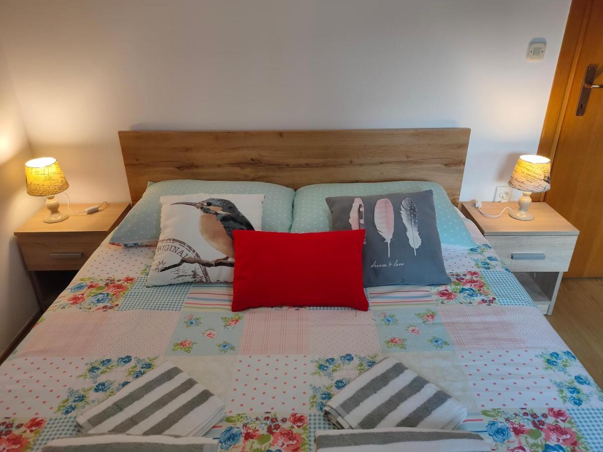 Apartman Bela Apartment พูลา ภายนอก รูปภาพ